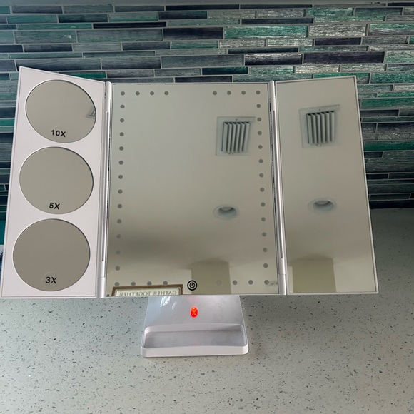 Bluetooth LED Makeup Mirror - Reduced!!! - Picture 6 of 6